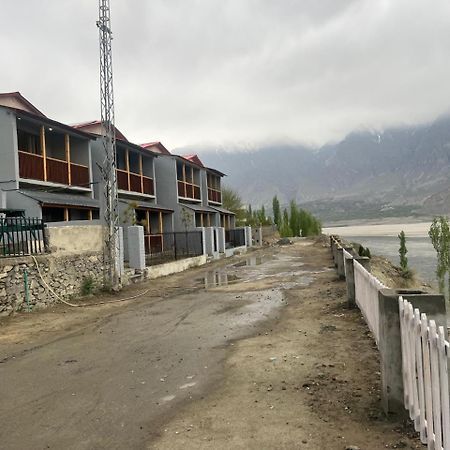 Eat And Read Hotel Skardu Exteriér fotografie