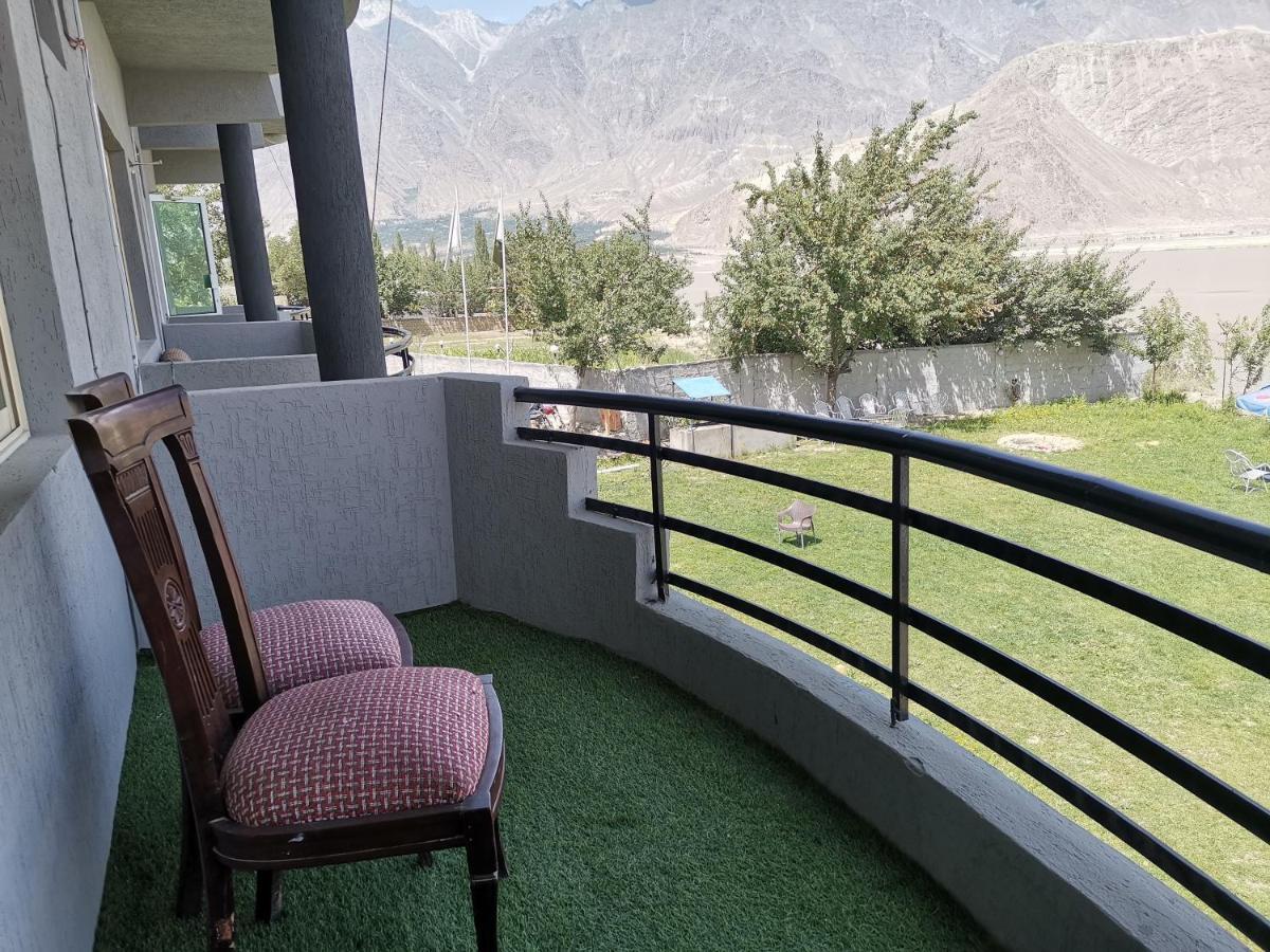 Eat And Read Hotel Skardu Exteriér fotografie