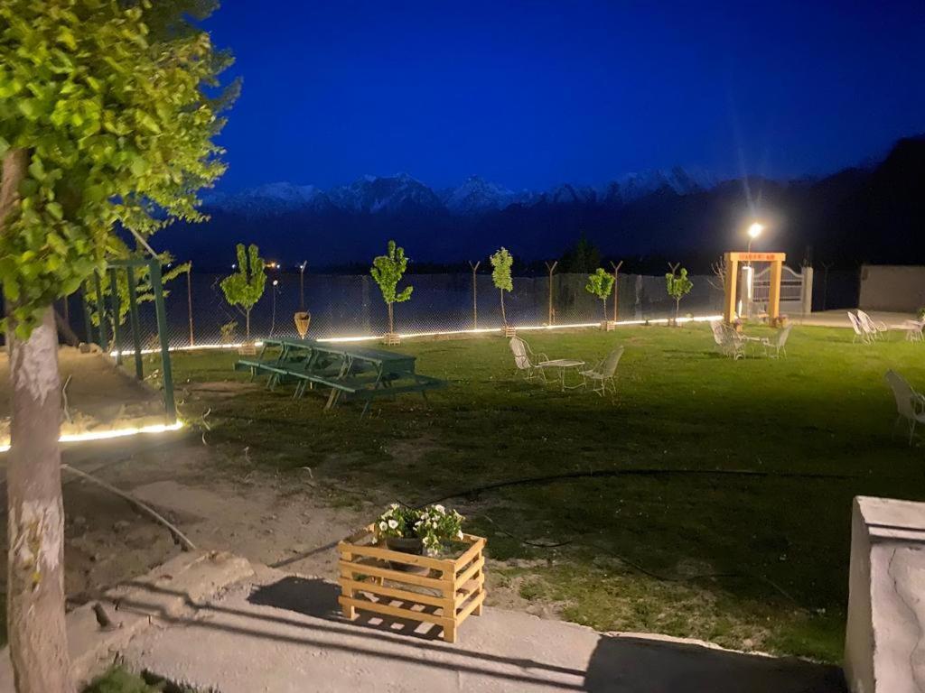 Eat And Read Hotel Skardu Exteriér fotografie