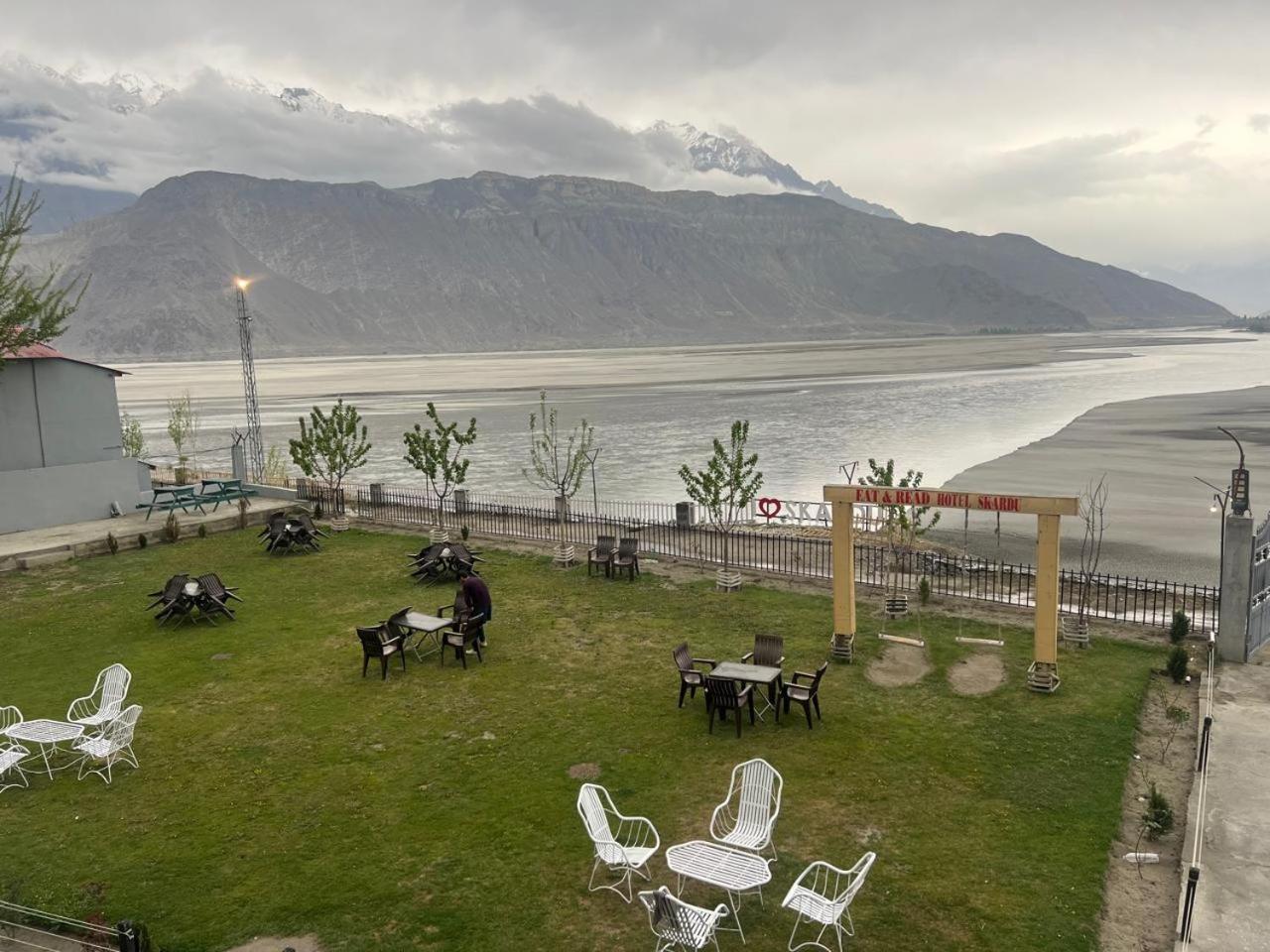 Eat And Read Hotel Skardu Exteriér fotografie